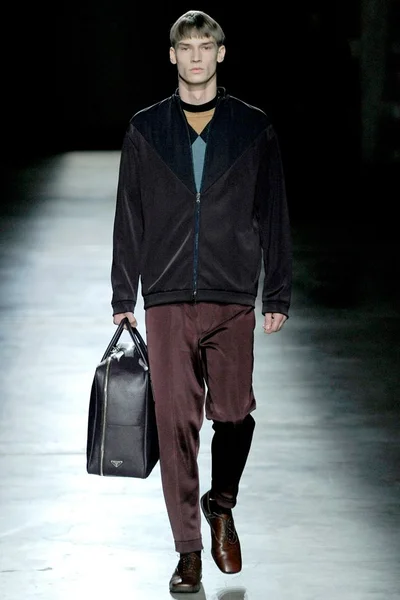 Look 13